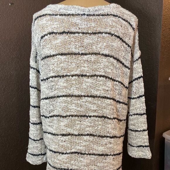 SPLENDID black and white open loose knit Broome Stripe V Neck Sweater Distressed - Picture 4 of 5